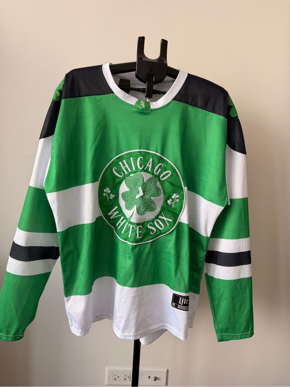 Chicago White Sox Mens Halfway to St Patrick’s Green Hockey-Style Long Sleeve